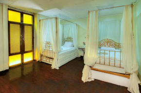 Отель Kings Palace Hostel  Каир